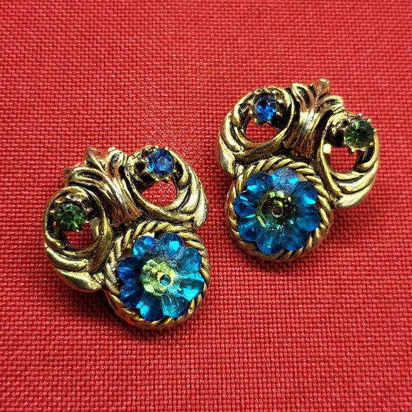 Vintage Gold Tone Green and Blue Rhinestones Clip Earrings - Picture 5 of 9